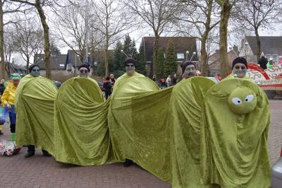 Grote groene rups voor loopgroep